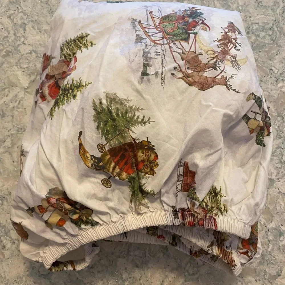 Pottery Barn Full Fitted Sheet Nostalgic Santa Clause Print